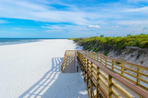 Apartamento Steps To Beach! Sparkling Retreat, Fenced Backyard Duplex