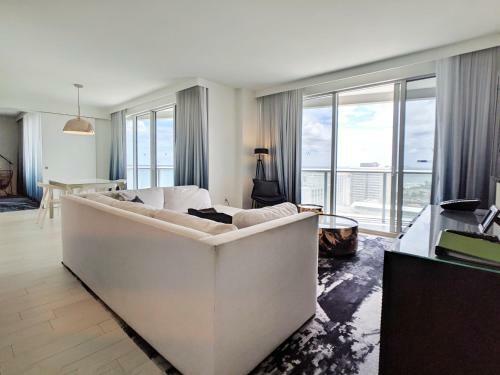 Modern Luxury Beach Hotel Large 2 Bedroom With Views 1809