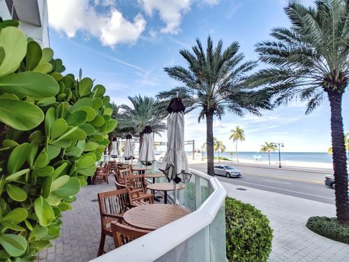 Modern Luxury Beach Hotel 1 Bedroom Corner With Views 901