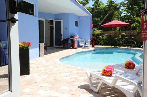 Bed & Breakfast Fantasy Island Inn, Caters To Men