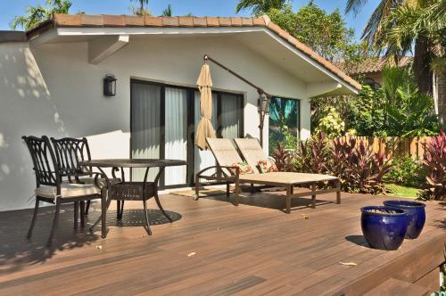 Luxe Waterfront Home: Pool, Boat Dock, Near Beach Home