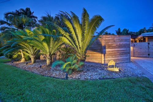 Updated And Private Oakland Park Home About 2 Mi To Beach