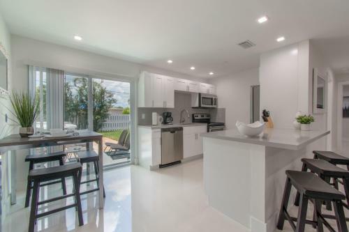Dania Beach Beauty 3br With Hot Tub
