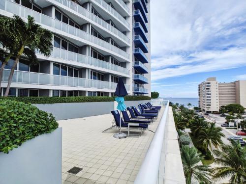 Modern Luxury Beach Hotel Large 2 Bedroom With Views 2208