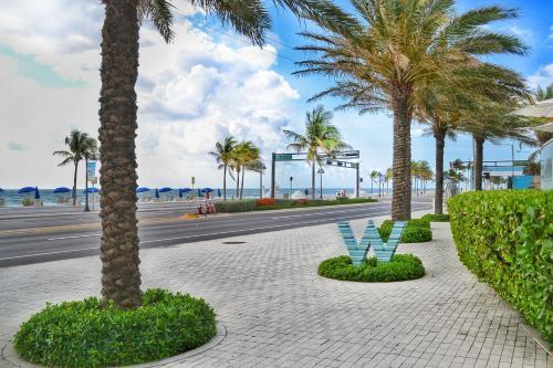 Modern Luxury Beach Hotel Large 2 Bedroom With Views 2208