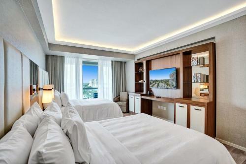 Luxury Condo With Daily C