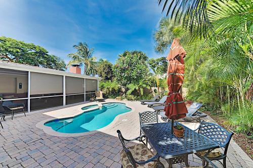 Steps To Beach! Heated Pool, Spa & Chef's Kitchen Home