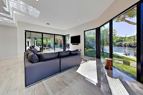 Exclusive Zen Oasis - Smart Pool & Private Beach Home