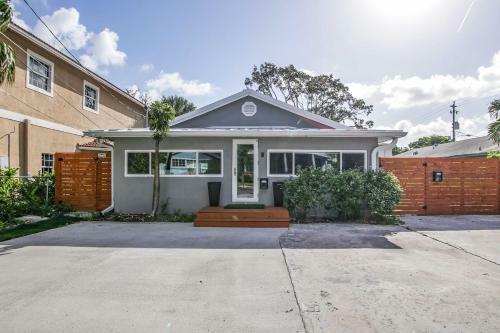 Remodeled Fort Lauderdale Home With Shared Pool!