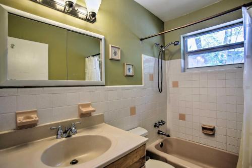 Sleepy River Gem With Pool Less Than 4mi To Lauderdale Beaches