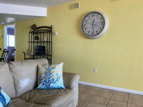Carlos Pointe Beach Club By Coastal Vacation Properties