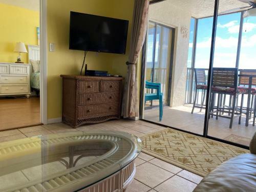Carlos Pointe Beach Club By Coastal Vacation Properties