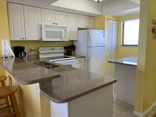 Carlos Pointe Beach Club By Coastal Vacation Properties