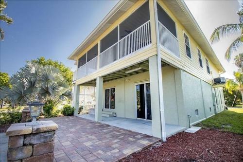 Palm667 - 667 Palm Home