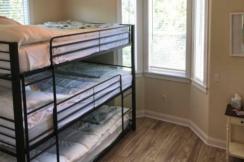 Holmes Beach Family Home With Private Pool And 3 Decks!