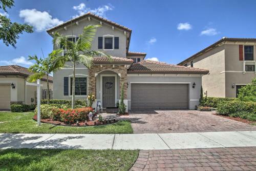 Bright South Florida Getaway Near Parks And Bay