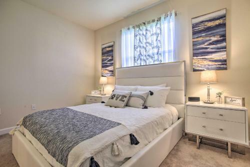 Bright South Florida Getaway Near Parks And Bay