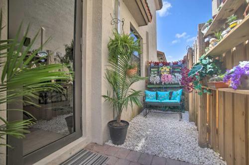 Bright South Florida Getaway Near Parks And Bay