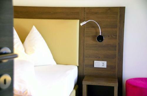 Hostal Pension Und Ferienwohnungen Goldene Rose