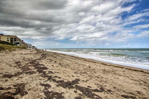 Jensen Beach Home With Hot Tub And Beachfront Tiki Hut