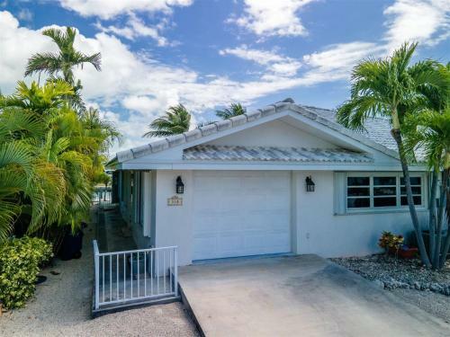 Tropical Breezes 3bed & 2bath With Dockage & Cabana Club Access