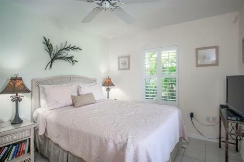 Tropical Breezes 3bed & 2bath With Dockage & Cabana Club Access