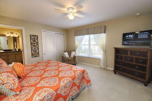 8960 Paradise Palms