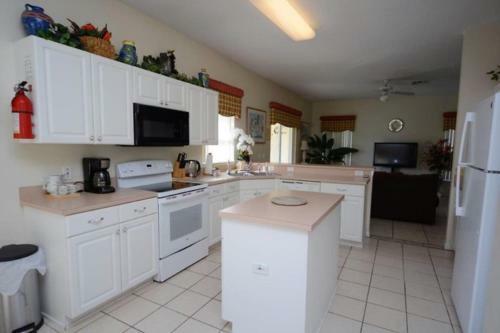 Gorgeous 4 Bedroom Pool Home In Cumbrian Lakes