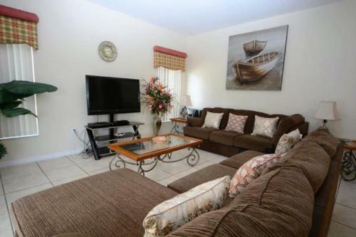 Gorgeous 4 Bedroom Pool Home In Cumbrian Lakes