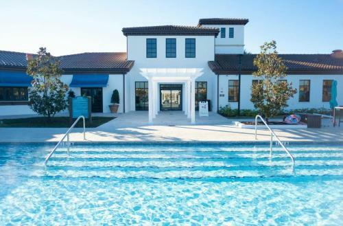 Stay Door Steps From Disney In de Leon Pool Retreat