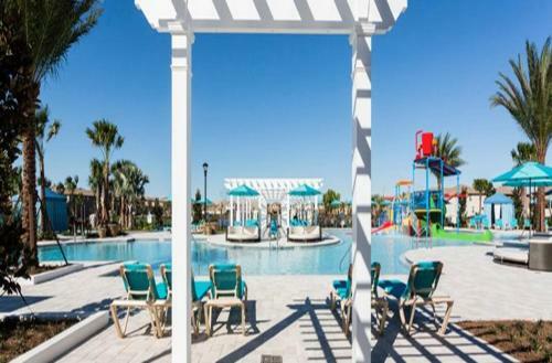 Stay Door Steps From Disney In de Leon Pool Retreat