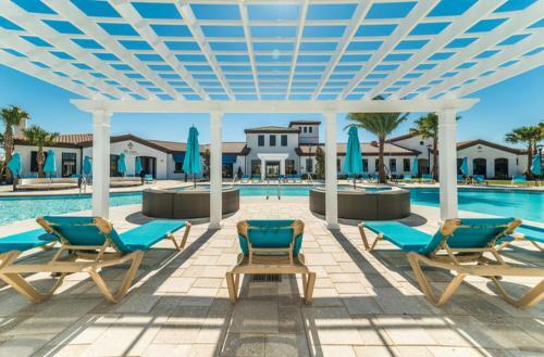 Stay Door Steps From Disney In de Leon Pool Retreat
