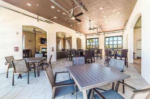 Stay Door Steps From Disney In de Leon Pool Retreat