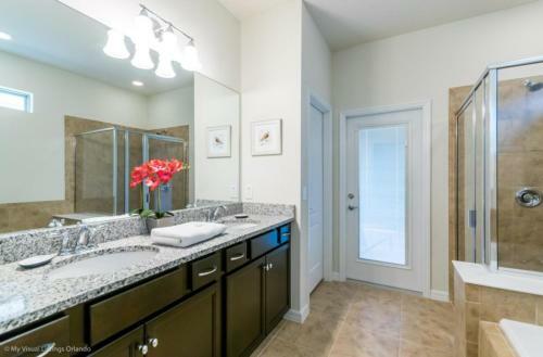 Stay Door Steps From Disney In de Leon Pool Retreat