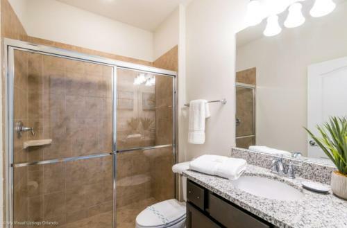 Stay Door Steps From Disney In de Leon Pool Retreat