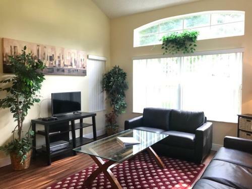 Emerald Oasis Townhouse