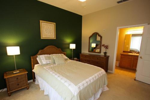 615 Bahama Bay