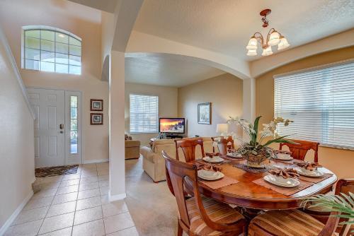 Kissimmee Villa Sleeps 12 Pool Air Con Wifi