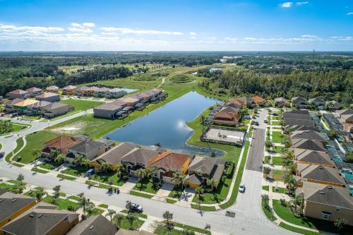 Kissimmee Villa Sleeps 12 Pool Air Con Wifi