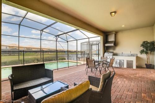 Villa Windsor At Westside - 8817md