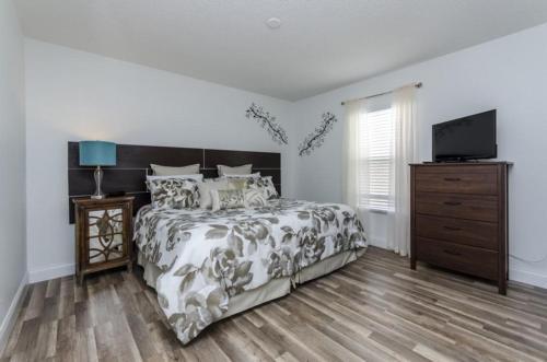950 Lake Berkley Drive Villa #221678 Villa