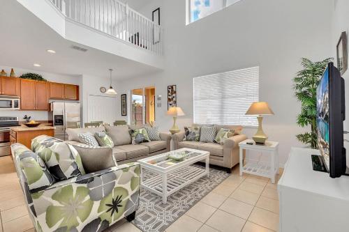 Kissimmee Villa Sleeps 10 Pool Air Con Wifi