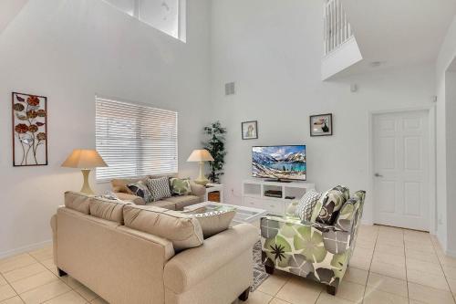 Kissimmee Villa Sleeps 10 Pool Air Con Wifi