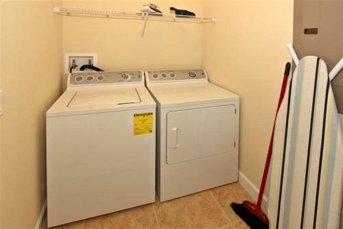 5 Bedroom With Splash Pool In Paradise Palms! Townhouse