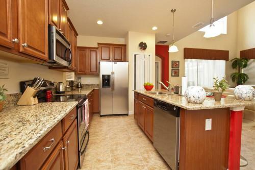Villa Paradise Palms- 5 Bedroom Pool Home-3102pp