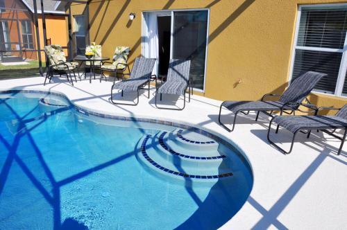 Kissimmee Villa Sleeps 8 Pool Air Con Wifi