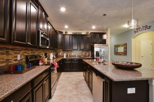 Paradise Palms- 6 Bed House W/pool-3505pp