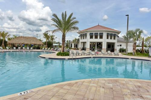 Luxury 5 Bedrooms Villa At Storey Lake