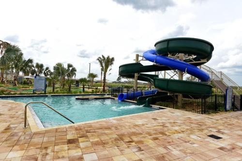 Luxury 5 Bedrooms Villa At Storey Lake