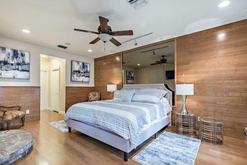 Sunny Waterfront Home By West Palm With Hot Tub